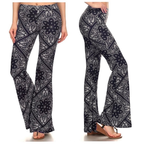 NEW Shosho Medium Navy Paisley Bell Bottoms - Picture 4 of 5